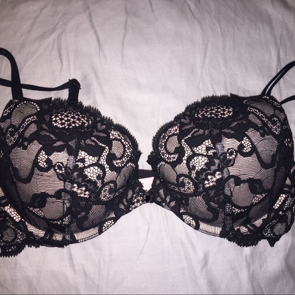 Victoria Secret very sexy black lace push-up bra 32C